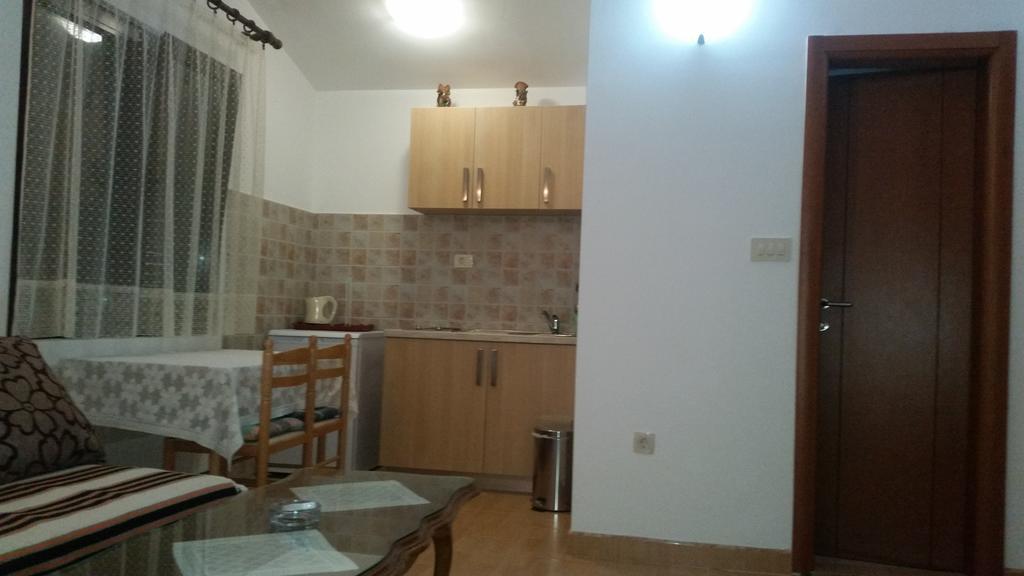 Apartment Apartments Zvicer - Milica