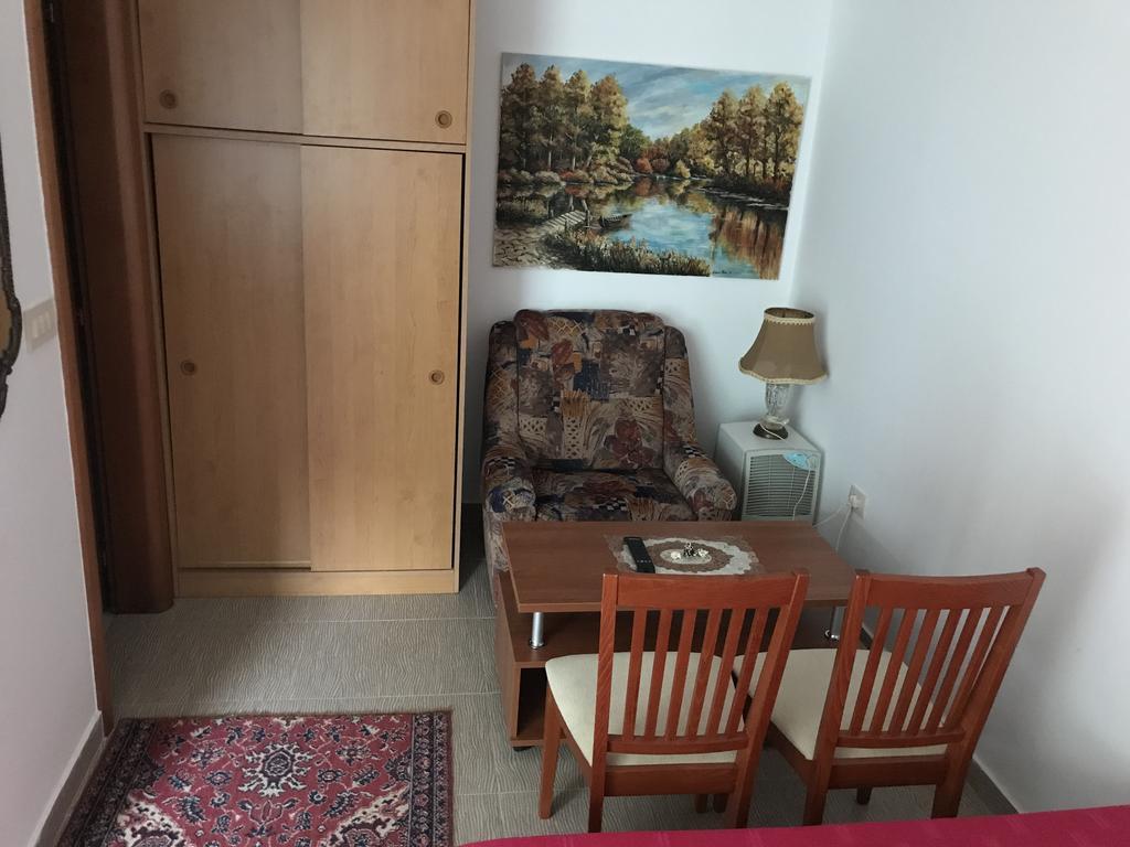Apartment Apartments Zvicer - Milica